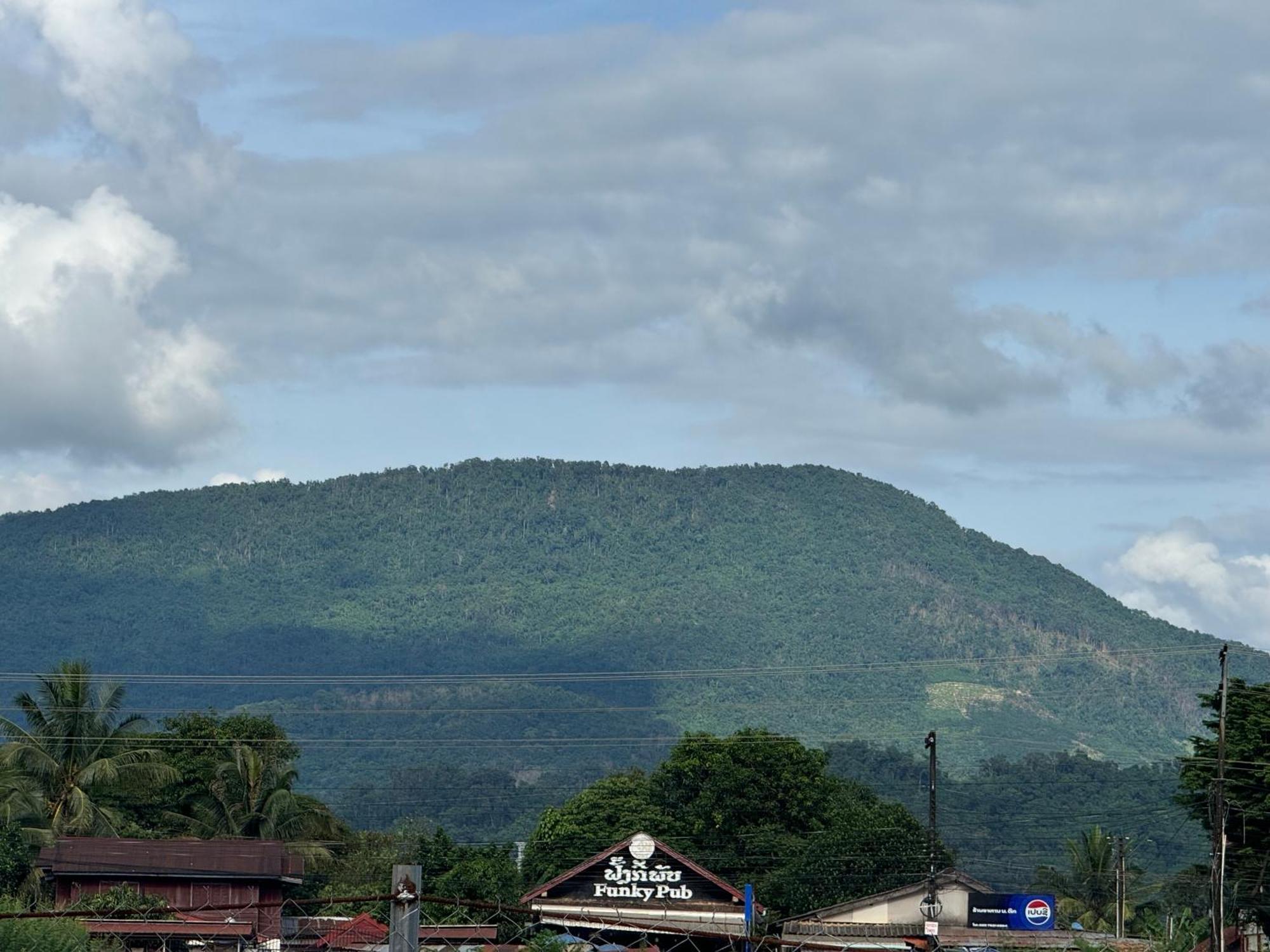 A P S Moutain View Hotel Vang Vieng Exterior foto