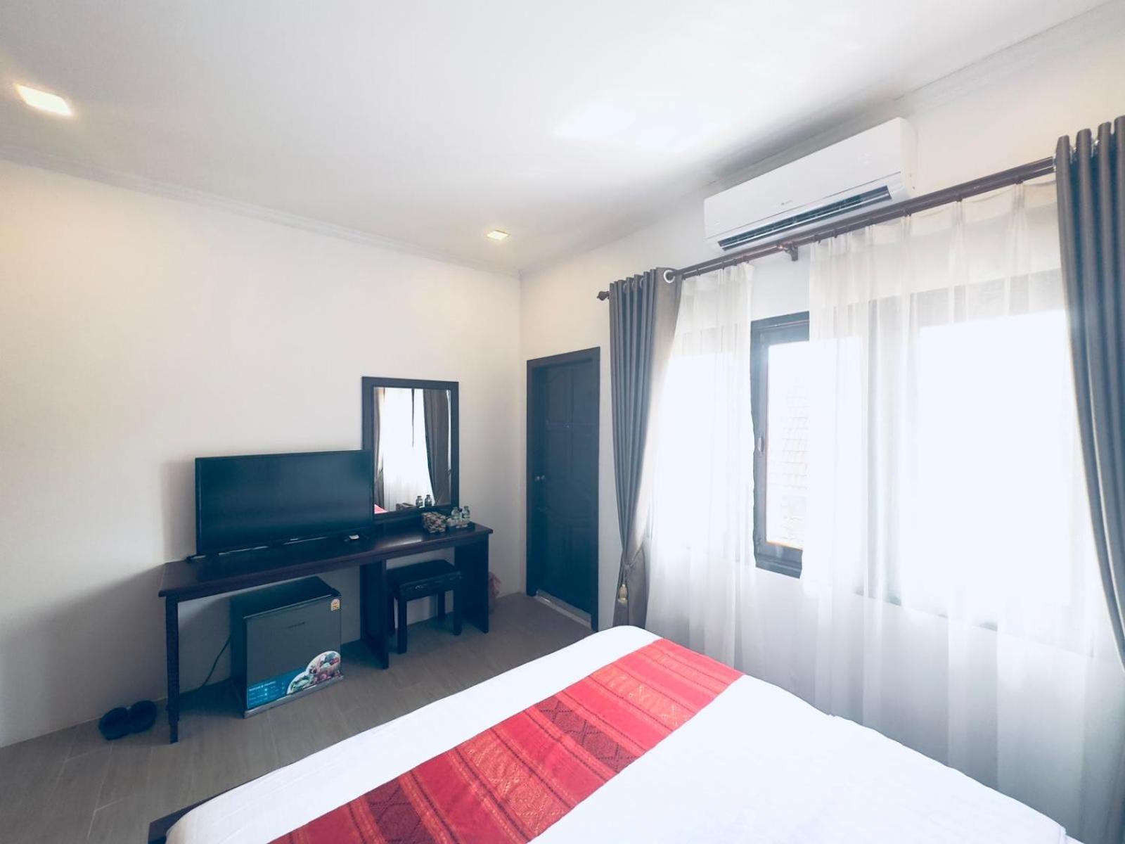 A P S Moutain View Hotel Vang Vieng Exterior foto